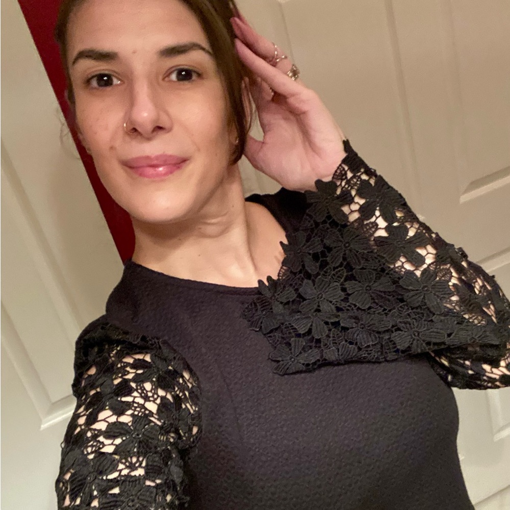 Eri + Ali Black Lace Bell Sleeved Textured Bodice Top Size XS/XSP 🖤